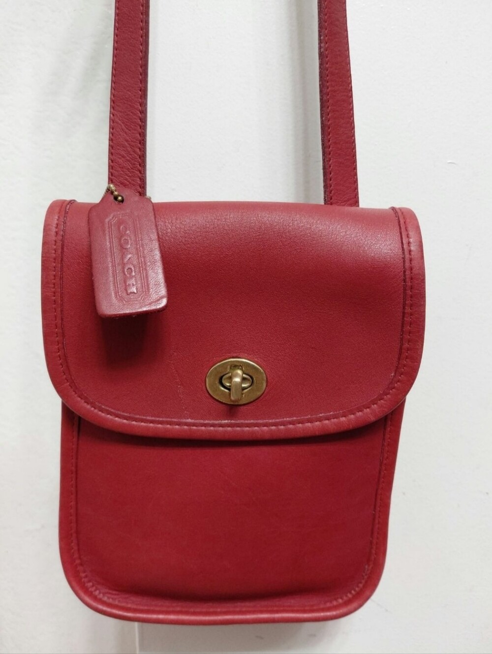 Vintage Coach 9978 Small Sidepack Red